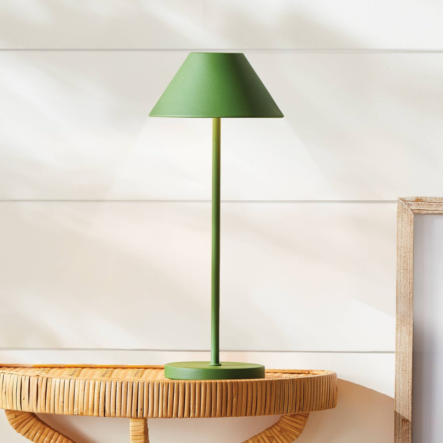 Cordless Portable LED Lamp, Metal Shade, 14", Green