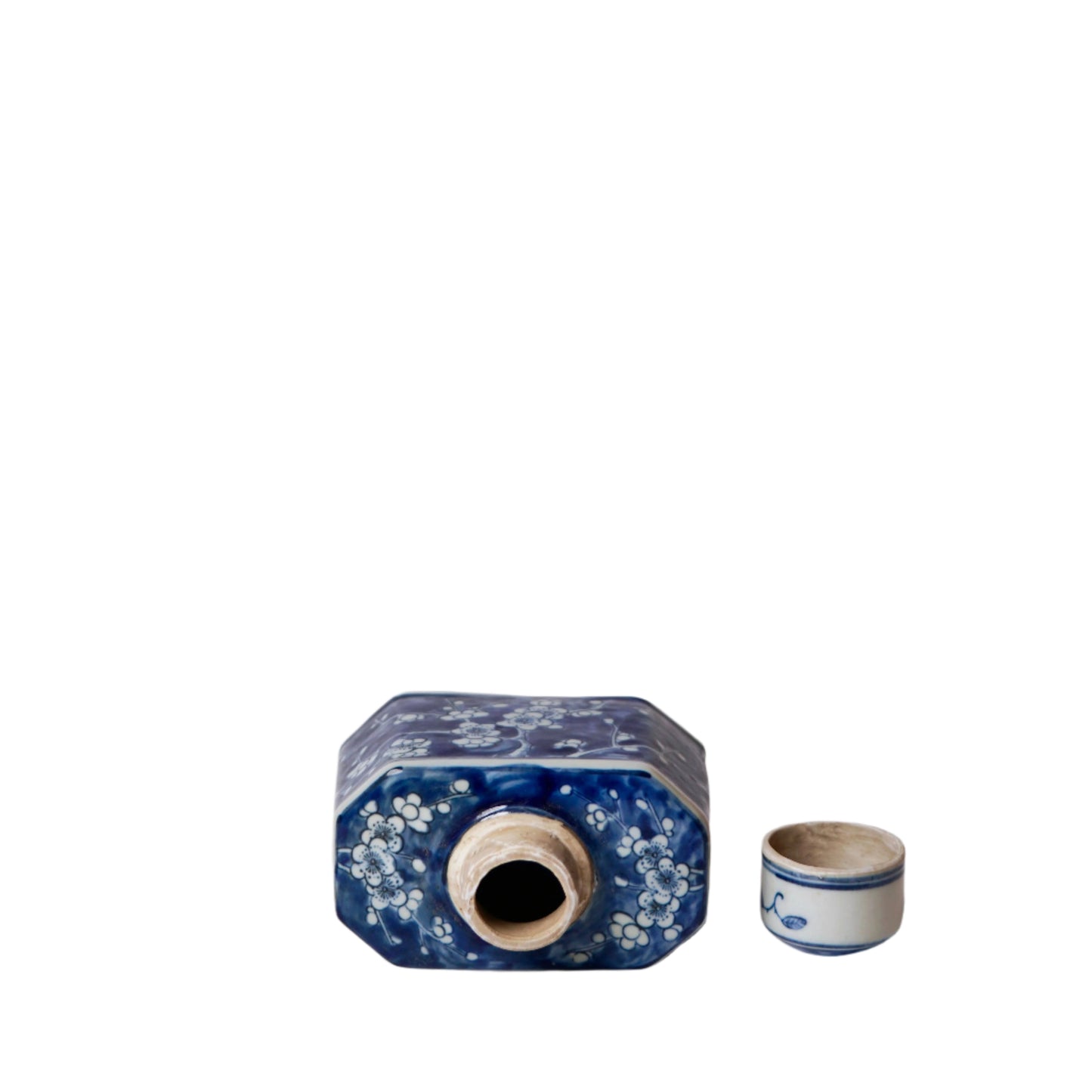 Blue and White Porcelain Plum Blossom Lidded Caddy