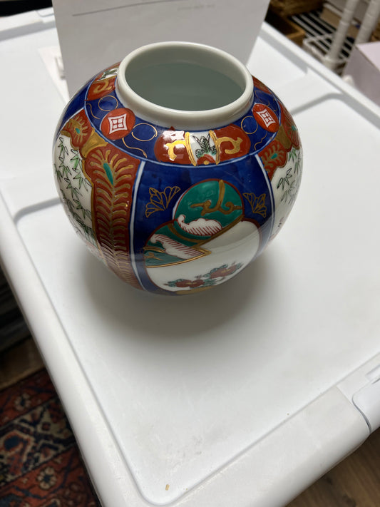 Imari Urn